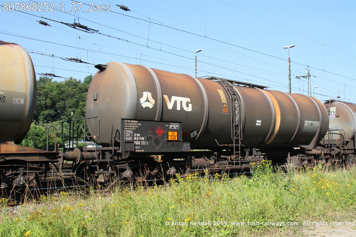 807868252-3_37_Zacs.JPG